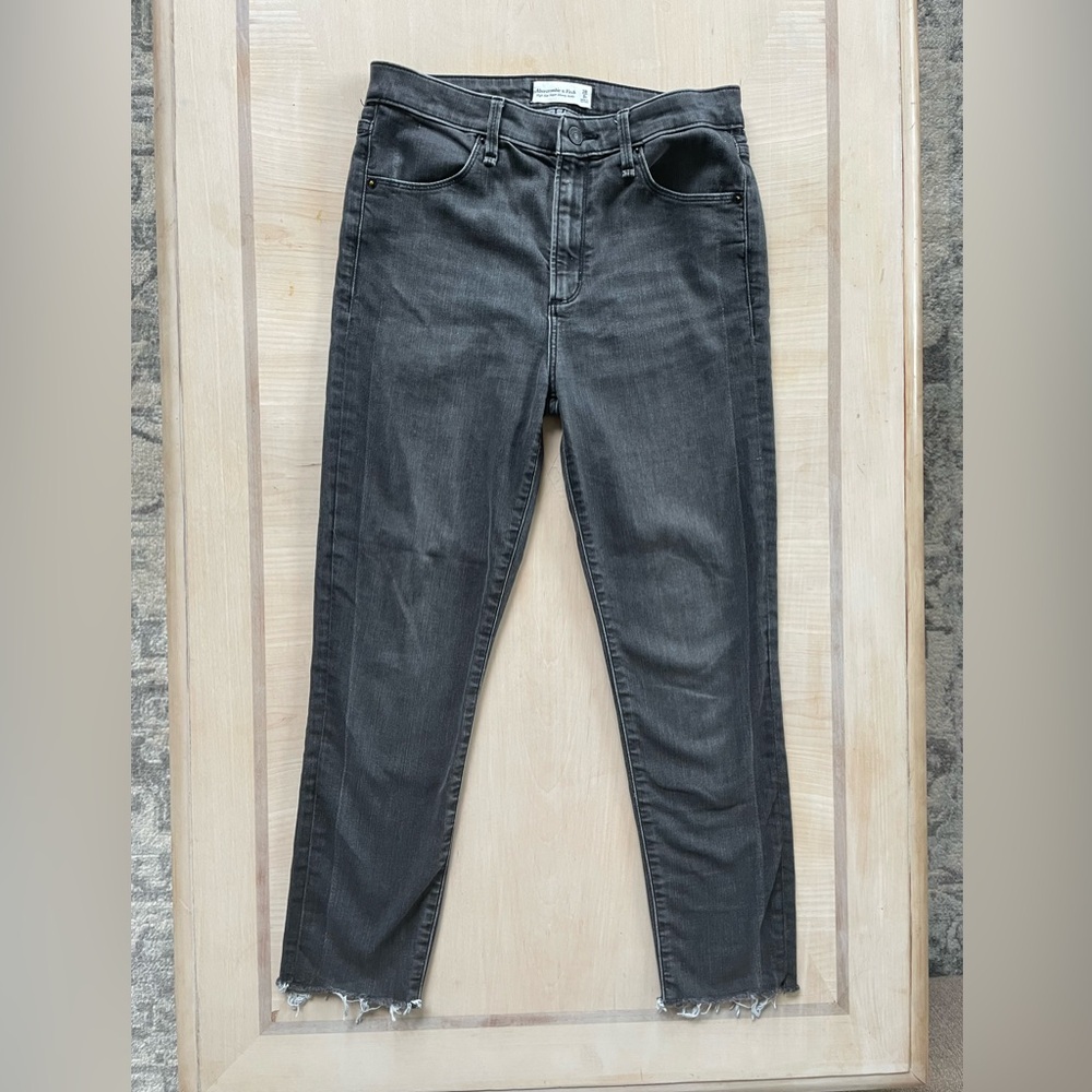 Abercrombie & Fitch High Rise Super Skinny Ankle Women’s Size 28